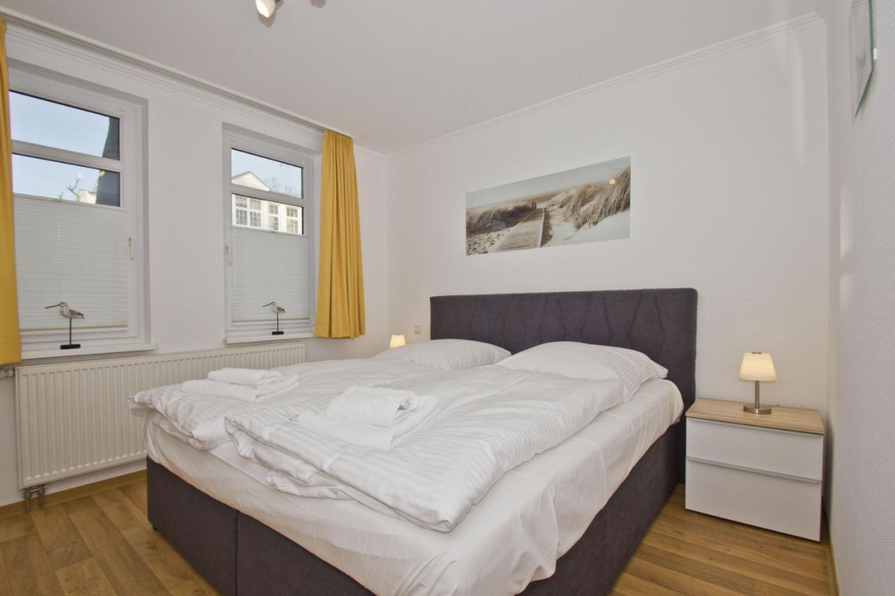 Mit Meerblick Und Balkon, Gratis Nutzung Vom Ahoi Erlebnisbad Und Sauna In Sellin - Meeresblick Fewo 33 Гьорен Екстериор снимка
