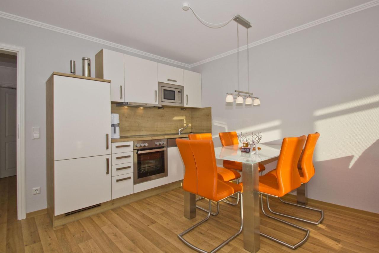 Mit Meerblick Und Balkon, Gratis Nutzung Vom Ahoi Erlebnisbad Und Sauna In Sellin - Meeresblick Fewo 33 Гьорен Екстериор снимка