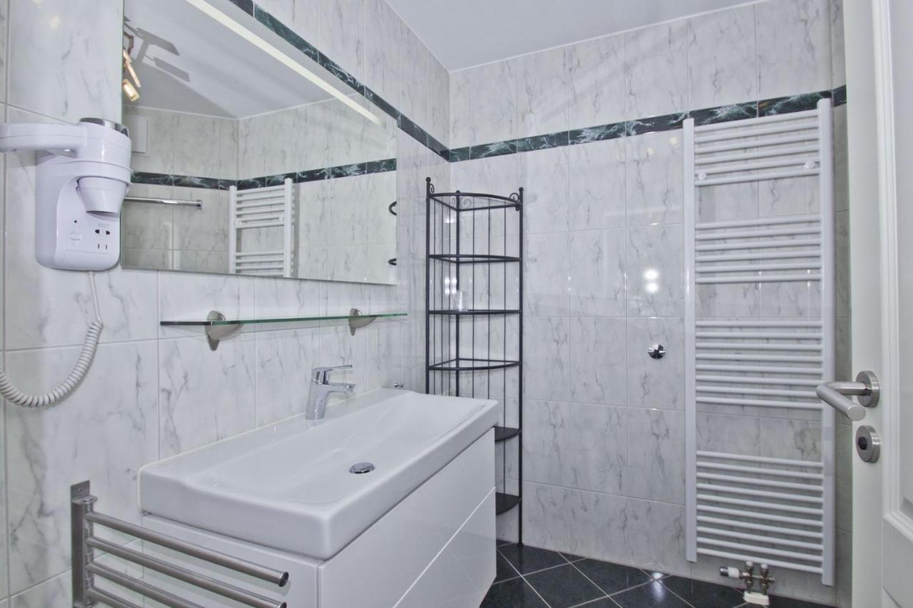Mit Meerblick Und Balkon, Gratis Nutzung Vom Ahoi Erlebnisbad Und Sauna In Sellin - Meeresblick Fewo 33 Гьорен Екстериор снимка